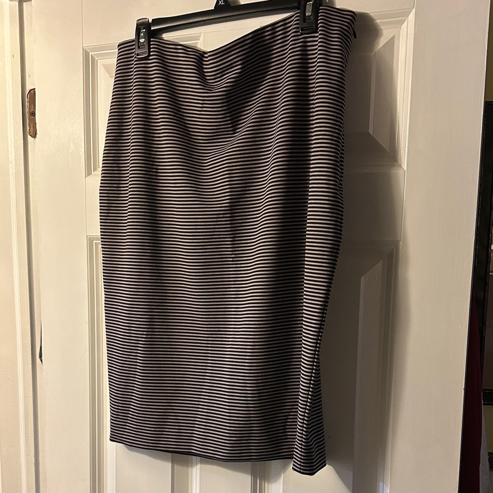 Ann Taylor Black and Tan Striped Pencil Skirt